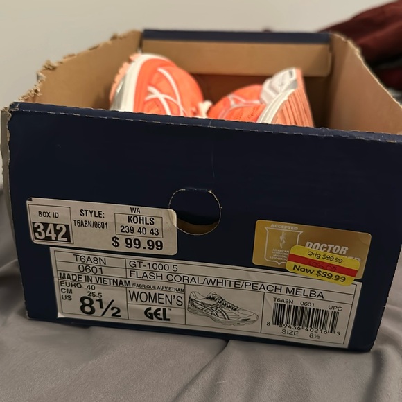 Women’s Asics sneakers - Picture 2 of 6